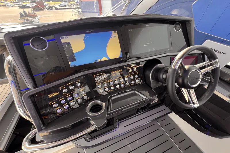 Slide: The Image of Galeon 325 GTO 2023 - 12