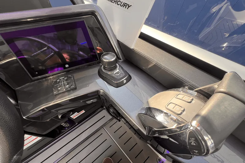 Slide: The Image of Galeon 325 GTO 2023 - 15