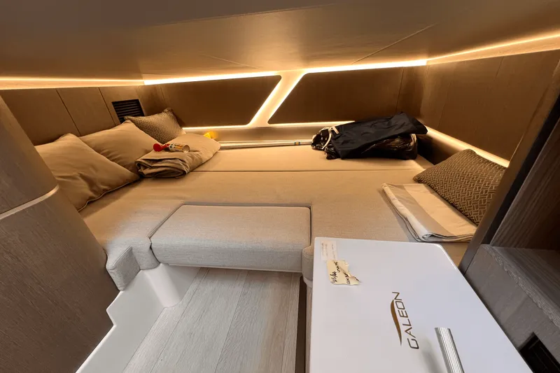 Slide: The Image of Galeon 325 GTO 2023 - 19