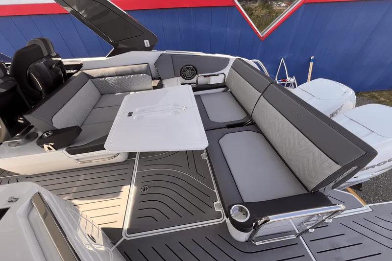 Slide: The Image of Galeon 325 GTO 2023 - 6