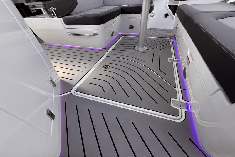 Slide: The Image of Galeon 325 GTO 2023 - 9