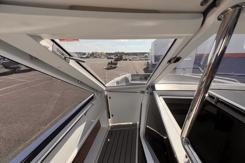 Slide: The Image of Galeon 325 GTO 2023 - 21