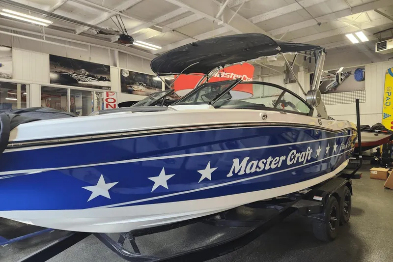 Slide: The Image of MasterCraft X22 2023 - 2