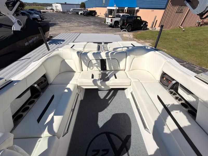 Slide: The Image of MasterCraft X22 2023 - 8