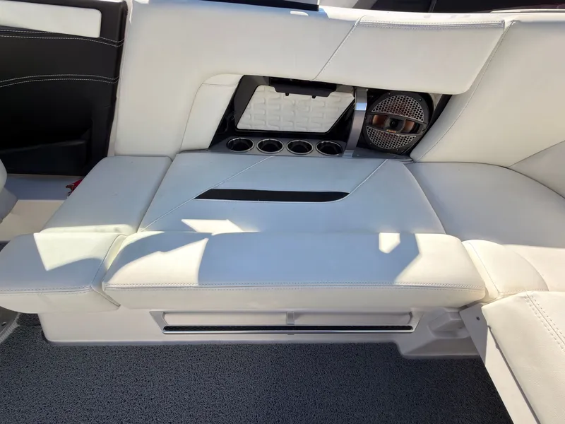 Slide: The Image of MasterCraft X22 2023 - 11