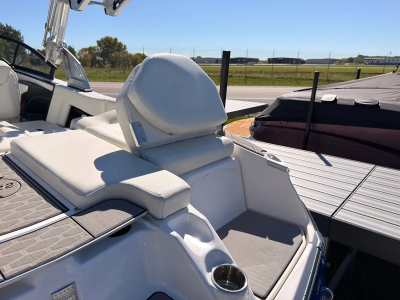 Slide: The Image of MasterCraft X22 2023 - 5