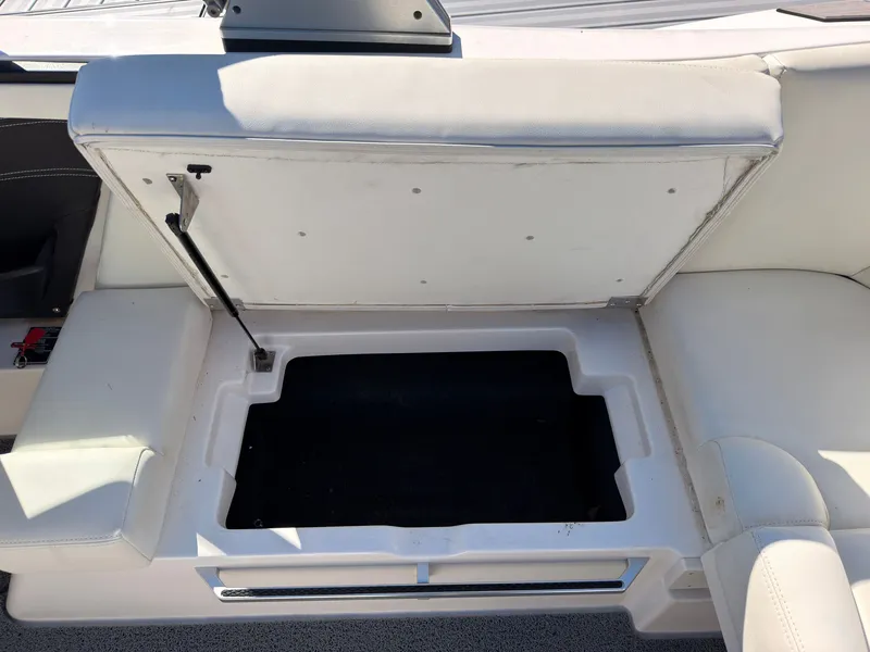 Slide: The Image of MasterCraft X22 2023 - 12