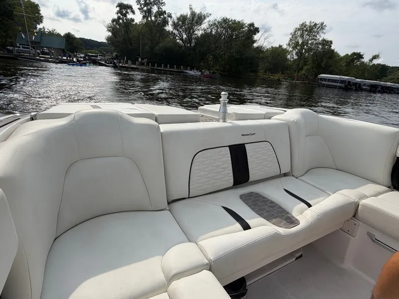 Slide: The Image of MasterCraft X22 2023 - 13