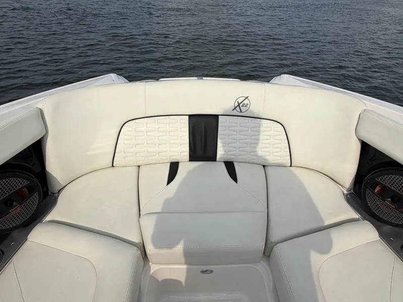 Slide: The Image of MasterCraft X22 2023 - 23
