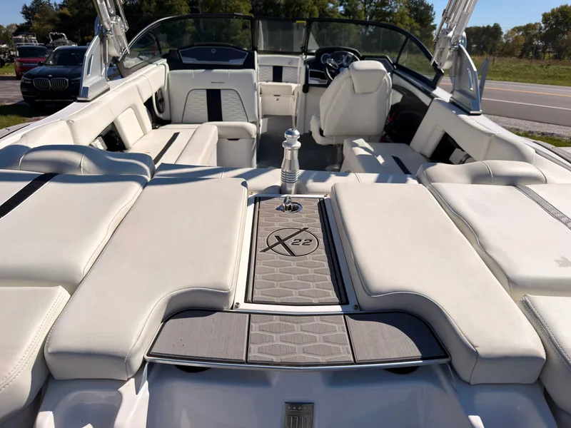 Slide: The Image of MasterCraft X22 2023 - 6