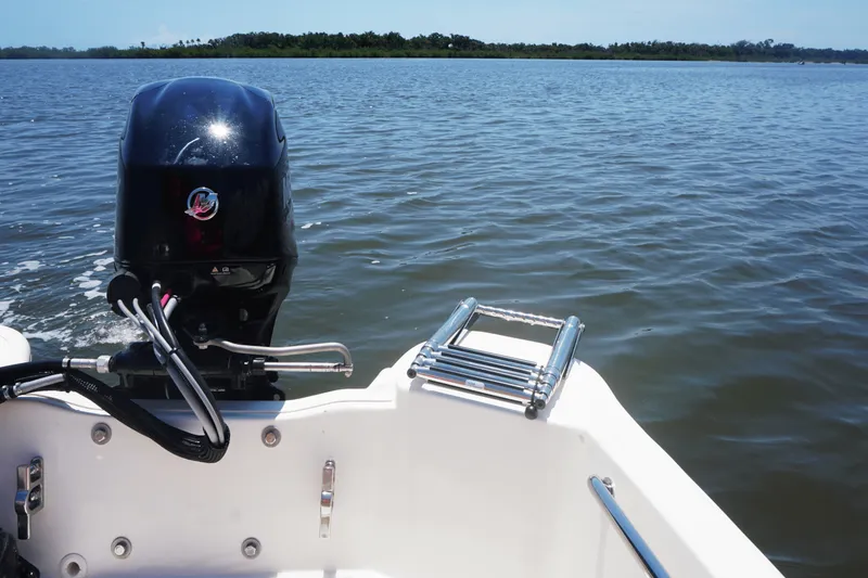 Slide: The Image of Boston Whaler 130 Super Sport 2027 - 33