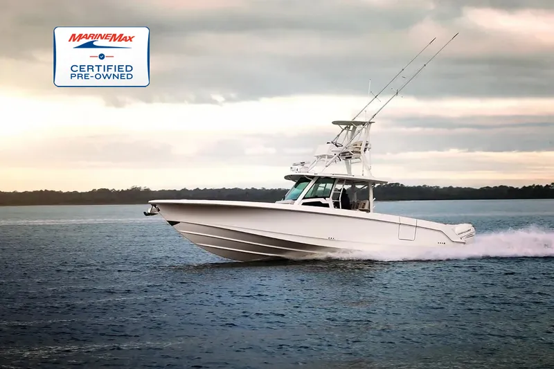 The Image of Boston Whaler 380 Outrage 2024 - 0