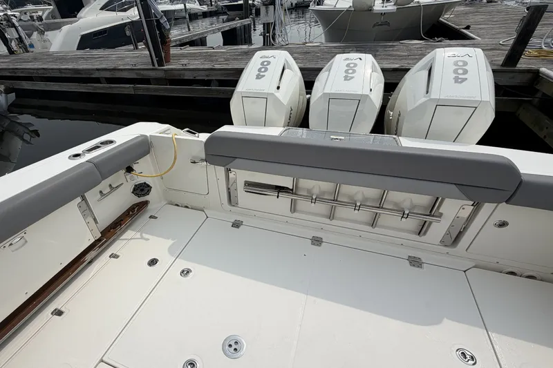 Slide: The Image of Boston Whaler 380 Outrage 2024 - 6