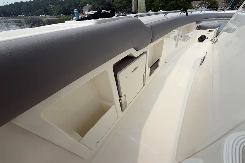 Slide: The Image of Boston Whaler 380 Outrage 2024 - 17
