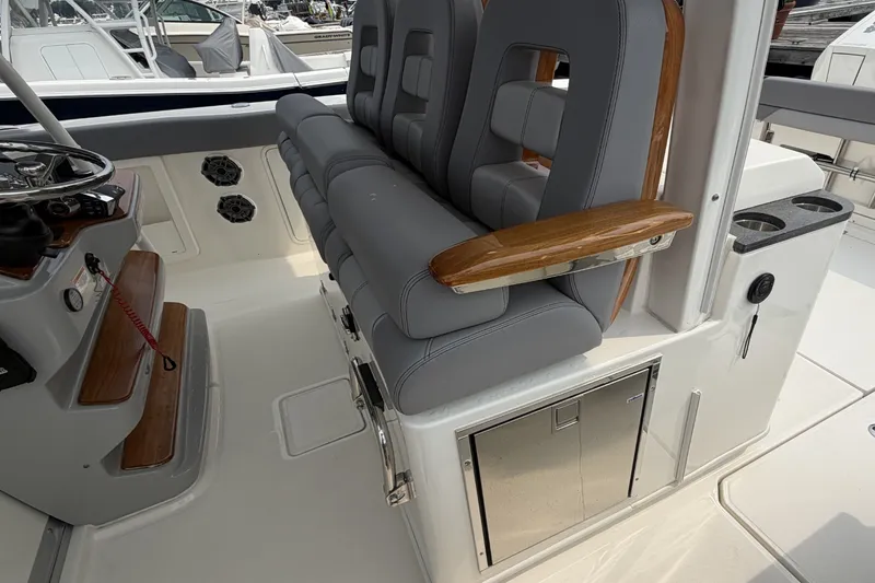 Slide: The Image of Boston Whaler 380 Outrage 2024 - 9