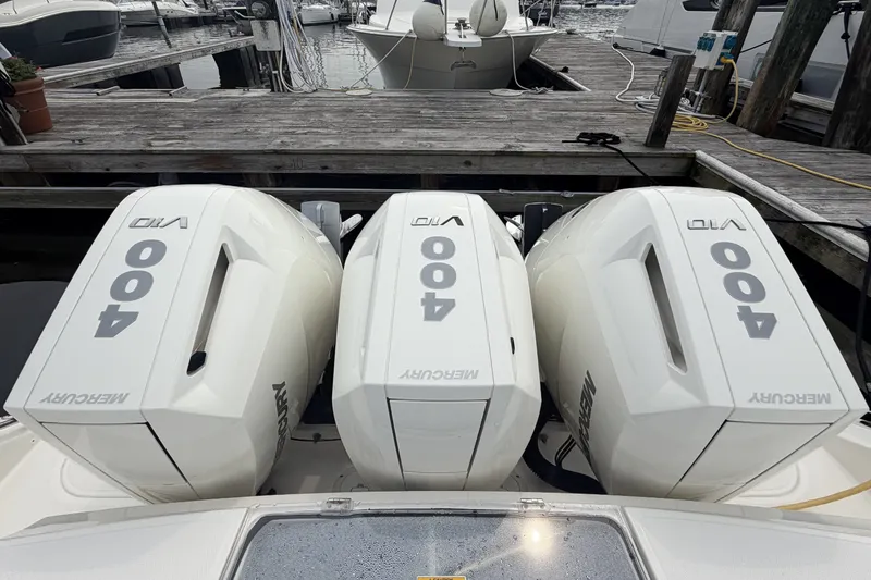 Slide: The Image of Boston Whaler 380 Outrage 2024 - 4