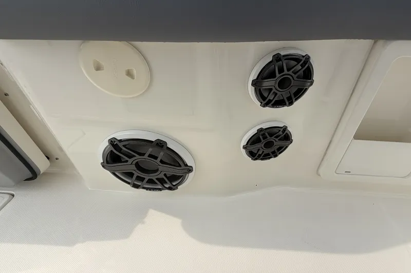Slide: The Image of Boston Whaler 380 Outrage 2024 - 16