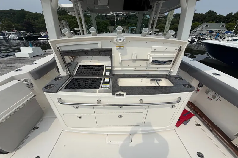 Slide: The Image of Boston Whaler 380 Outrage 2024 - 5