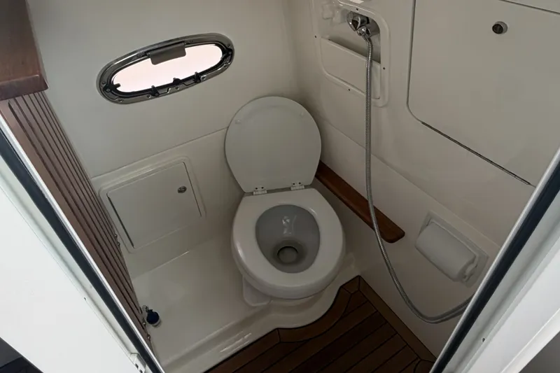 Slide: The Image of Boston Whaler 380 Outrage 2024 - 14