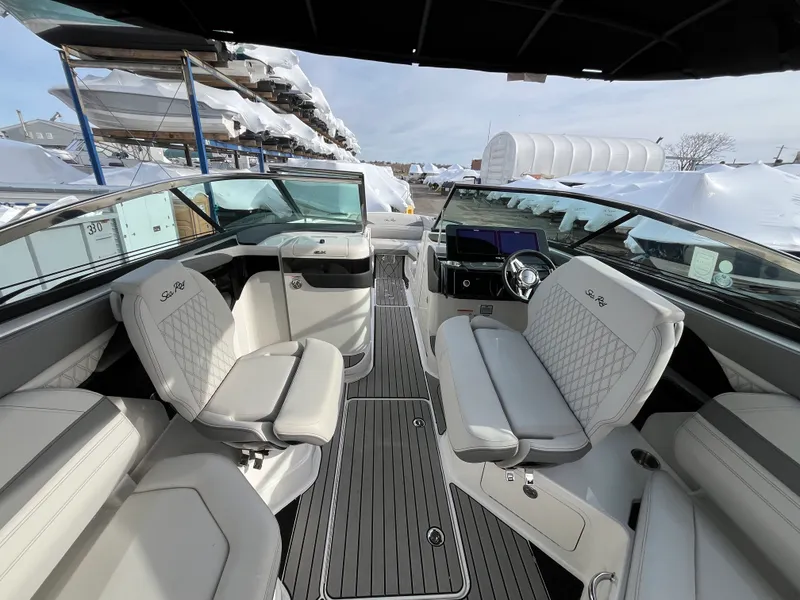 Slide: The Image of Sea Ray SLX 280 Outboard 2026 - 9