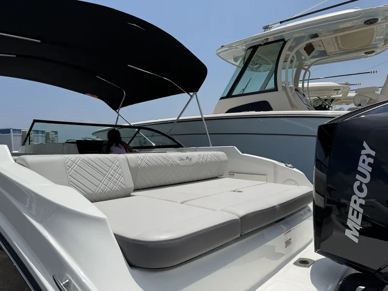 Slide: The Image of Sea Ray SDX 230 Outboard 2026 - 9
