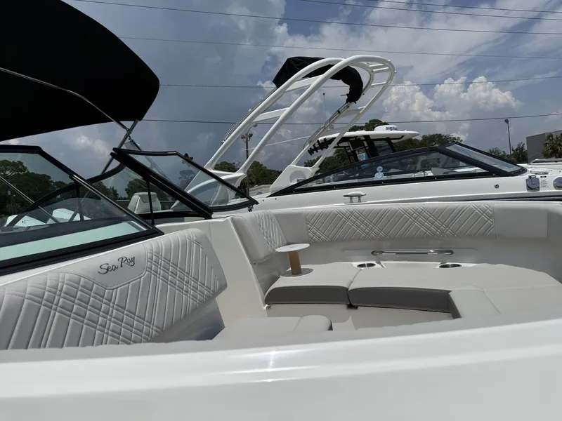 Slide: The Image of Sea Ray SDX 230 Outboard 2026 - 2