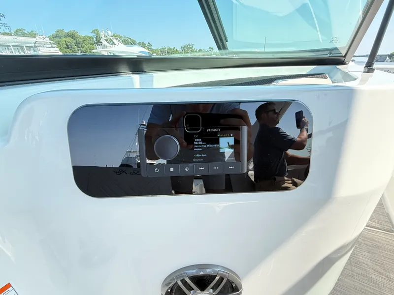 Slide: The Image of Sea Ray SDX 230 Outboard 2027 - 15