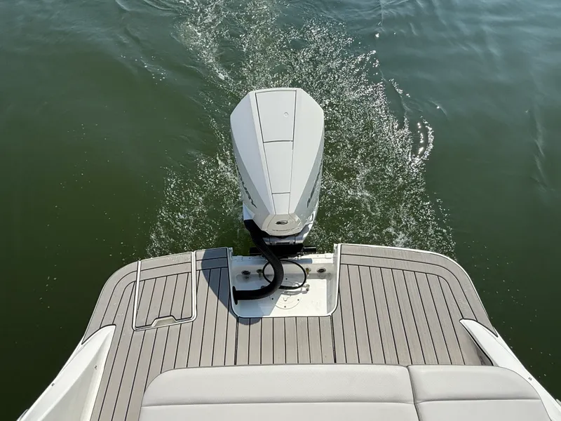 Slide: The Image of Sea Ray SDX 230 Outboard 2027 - 7