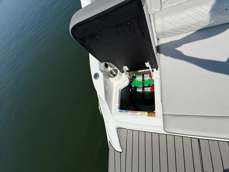 Slide: The Image of Sea Ray SDX 230 Outboard 2027 - 11