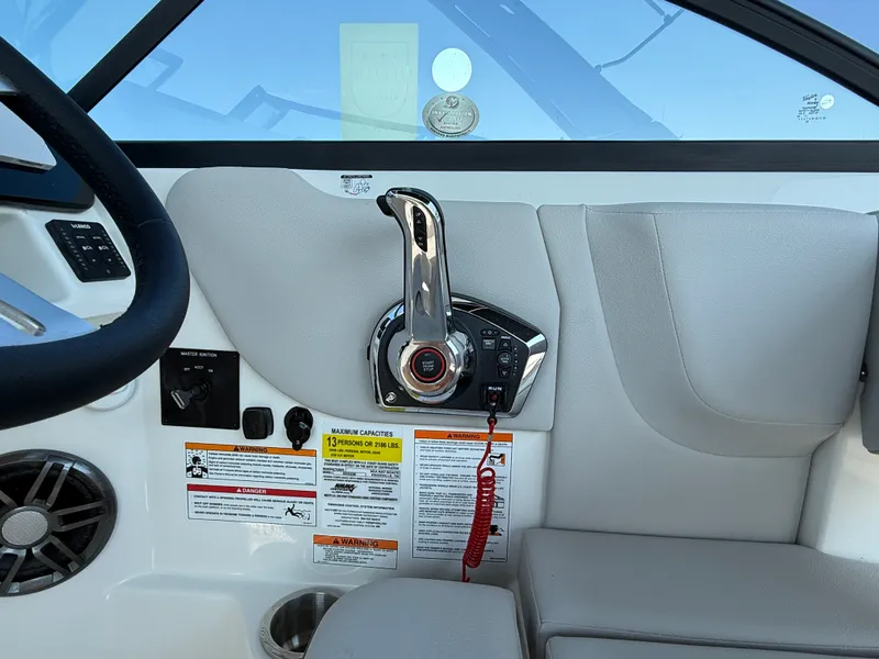 Slide: The Image of Sea Ray SDX 230 Outboard 2027 - 16