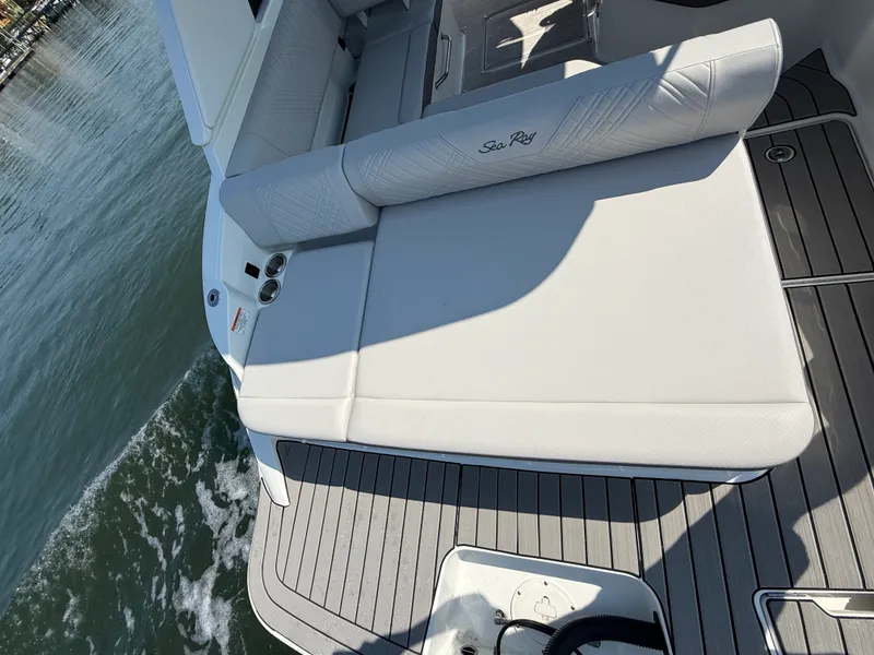 Slide: The Image of Sea Ray SDX 230 Outboard 2027 - 8