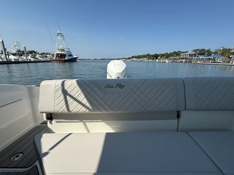 Slide: The Image of Sea Ray SDX 230 Outboard 2027 - 12