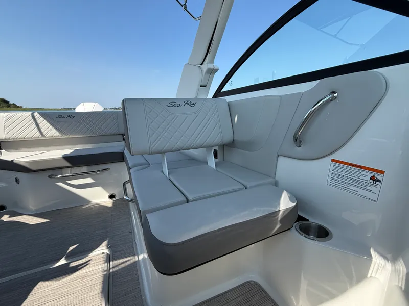 Slide: The Image of Sea Ray SDX 230 Outboard 2027 - 17