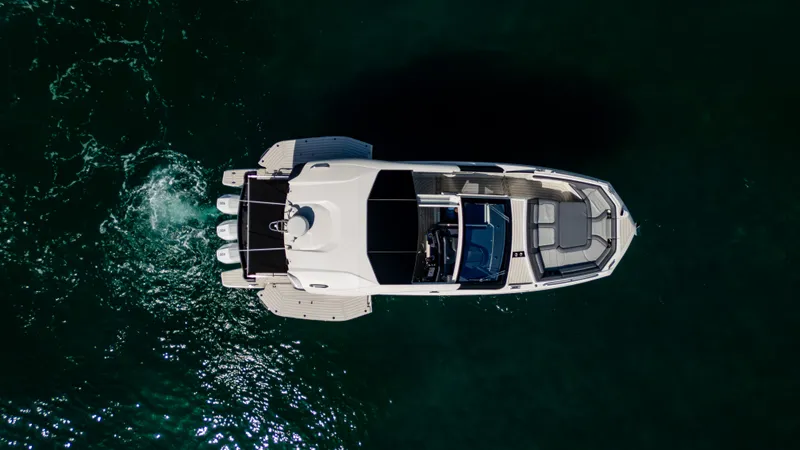 Slide: The Image of Galeon 375 GTO 2026 - 13