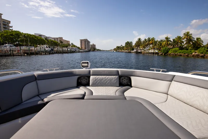 Slide: The Image of Galeon 375 GTO 2026 - 90