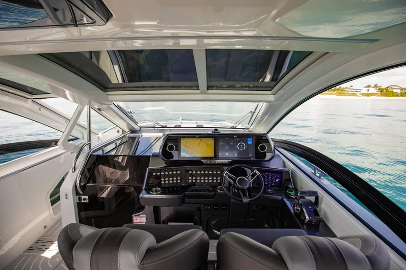 Slide: The Image of Galeon 375 GTO 2026 - 62