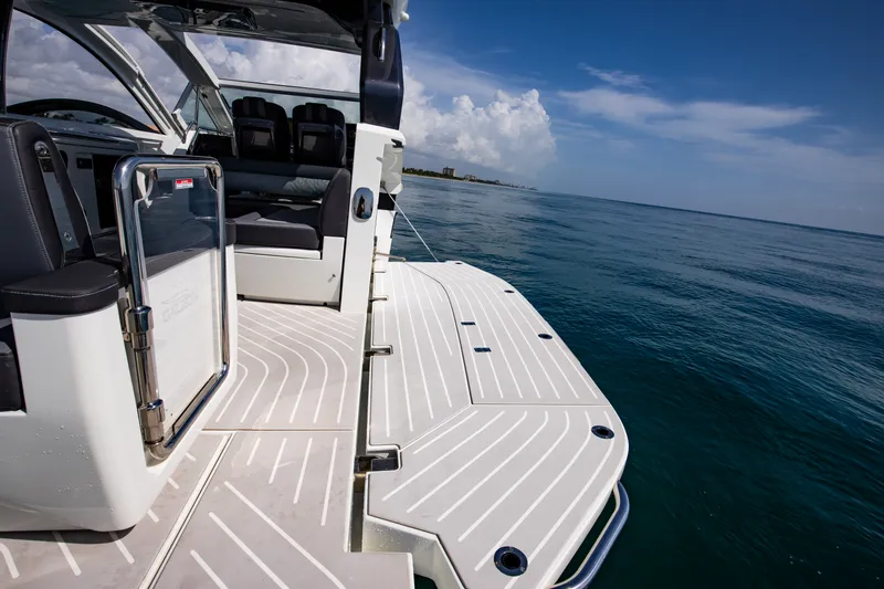 Slide: The Image of Galeon 375 GTO 2026 - 26