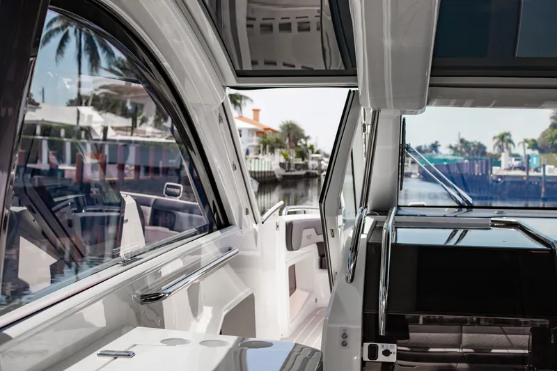 Slide: The Image of Galeon 375 GTO 2026 - 83