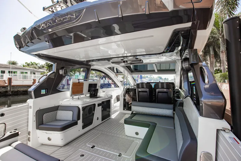 Slide: The Image of Galeon 375 GTO 2026 - 44
