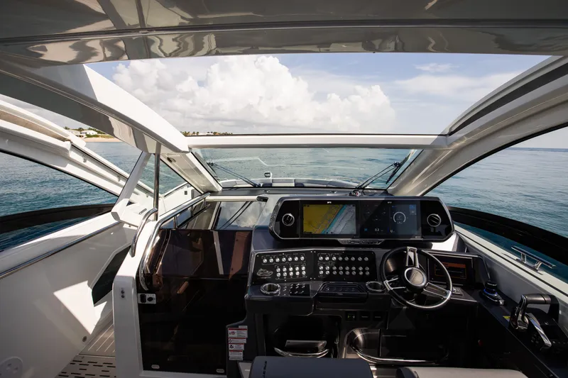 Slide: The Image of Galeon 375 GTO 2026 - 84