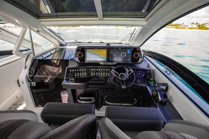 Slide: The Image of Galeon 375 GTO 2026 - 65
