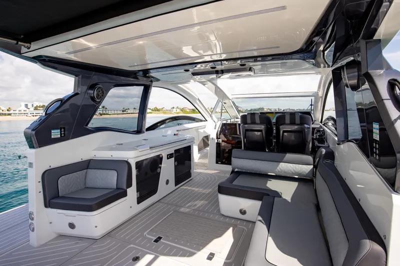 Slide: The Image of Galeon 375 GTO 2026 - 42