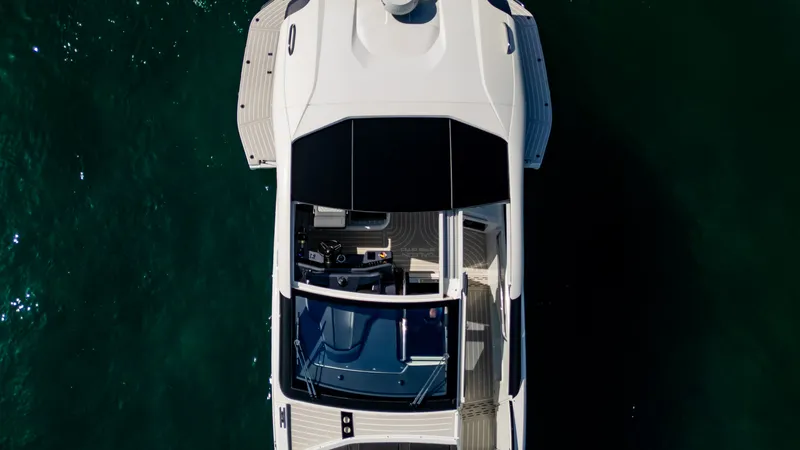 Slide: The Image of Galeon 375 GTO 2026 - 15