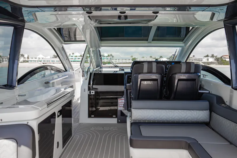 Slide: The Image of Galeon 375 GTO 2026 - 45