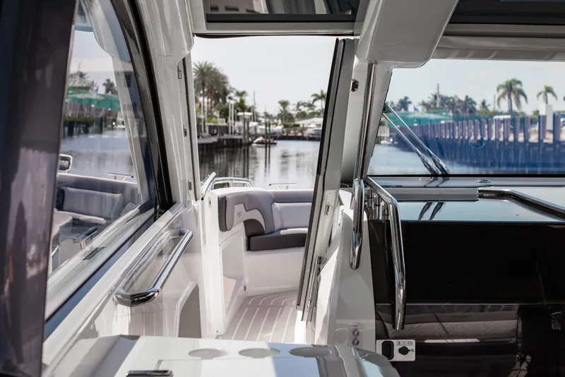 Slide: The Image of Galeon 375 GTO 2026 - 85