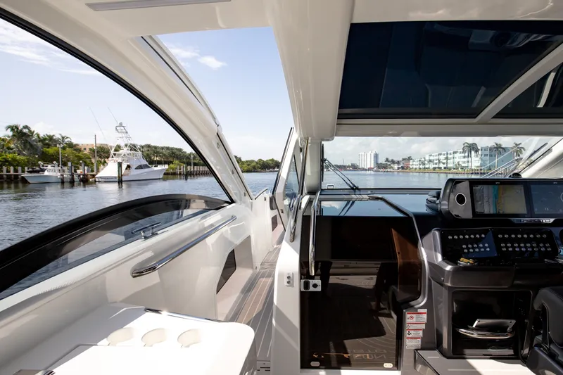 Slide: The Image of Galeon 375 GTO 2026 - 79