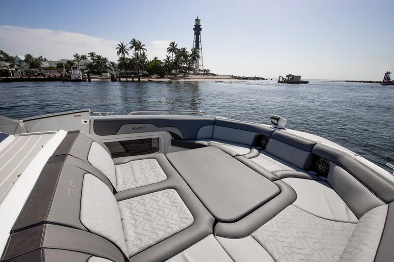 Slide: The Image of Galeon 375 GTO 2026 - 88