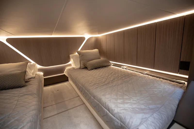 Slide: The Image of Galeon 375 GTO 2026 - 108