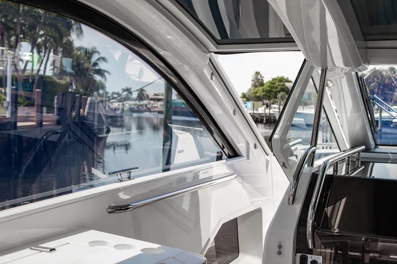 Slide: The Image of Galeon 375 GTO 2026 - 82
