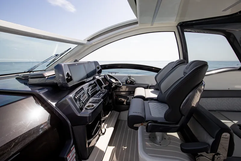 Slide: The Image of Galeon 375 GTO 2026 - 61